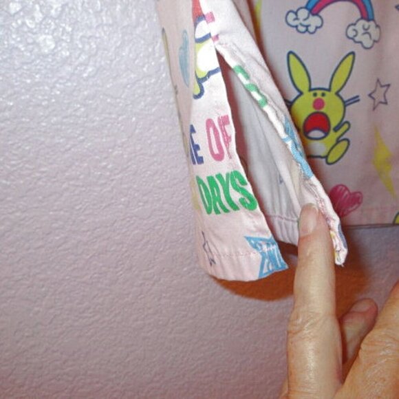 Happy Bunny RAINBOW One Of Those Days SCRUB Top Size M V-NECK Short Sleeve POCKE - Picture 6 of 11